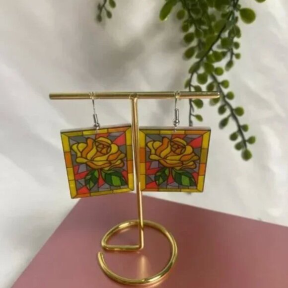 ⭐️❤️FREE Window Stained Glass Tapestry Floral Chic Glam Art Artsy Drop Earrings - Picture 4 of 5